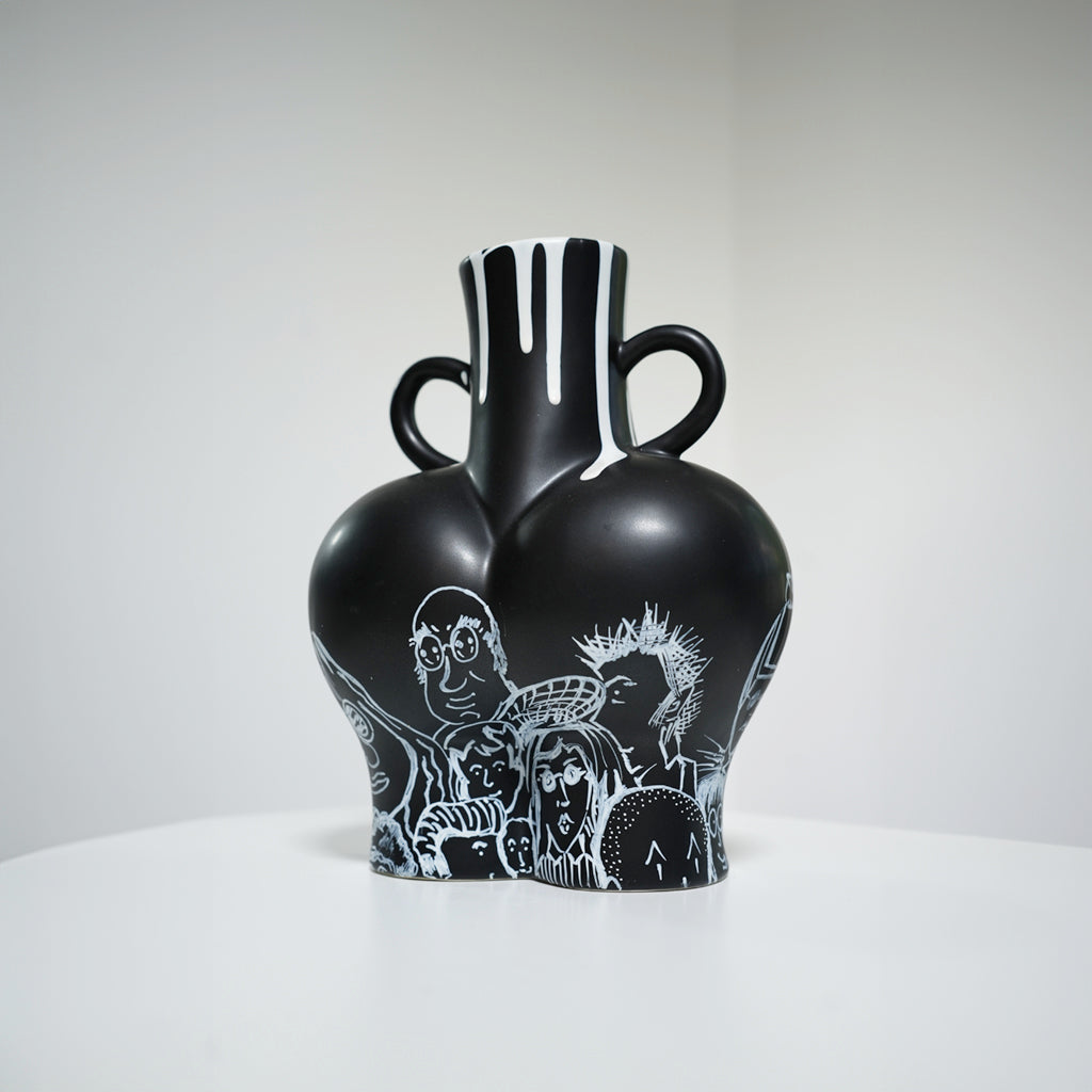 CROWD B&W - VASE BLACK