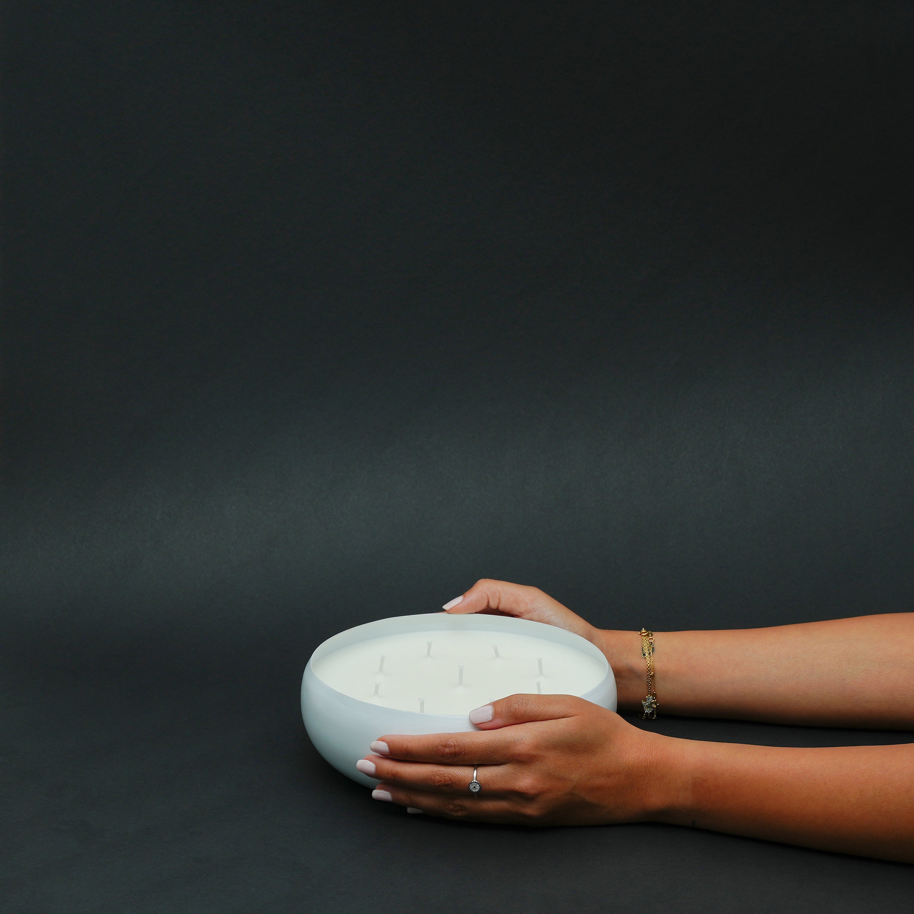 O9 White Mimosa Ikkiu