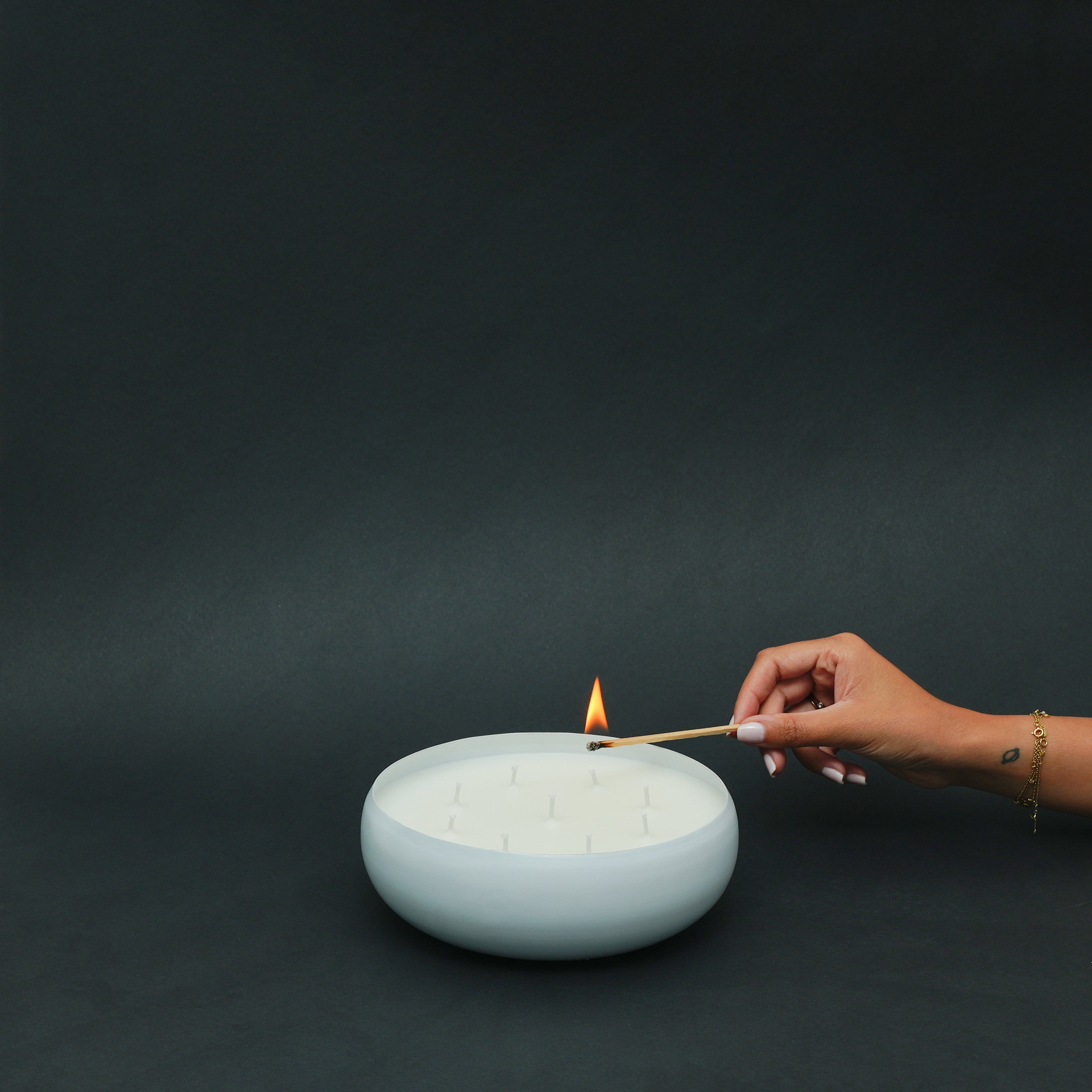 O9 White Mimosa Ikkiu