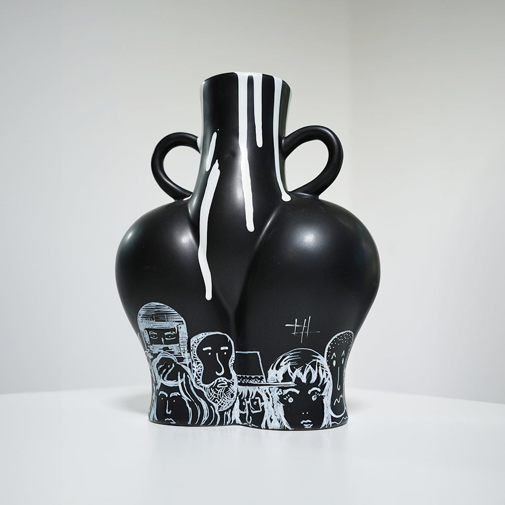 CROWD B&W - VASE BLACK