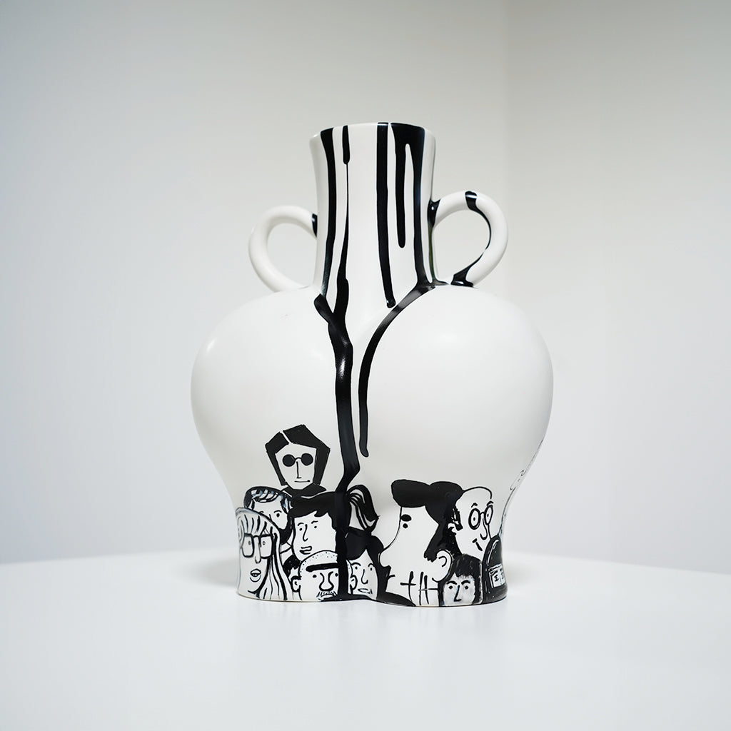 CROWD B&W - VASE WHITE